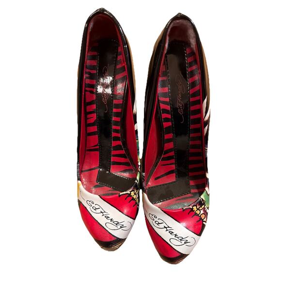 Ed Hardy With Heart Wings Graphic High Heel Pumps US Size 6 Women Used - Picture 2 of 5